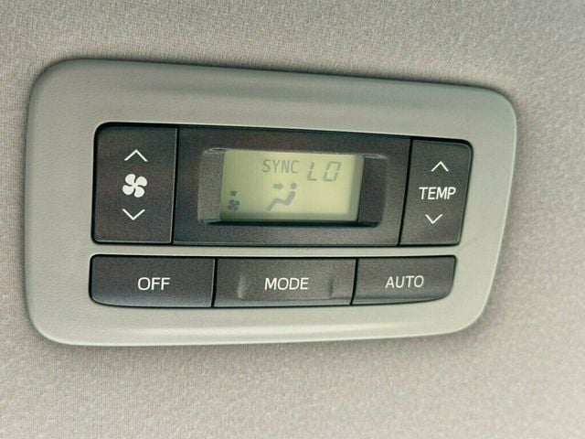 2014 Toyota Sienna 5dr 8-Passenger Van V6 XLE FWD - 23040004 - 26