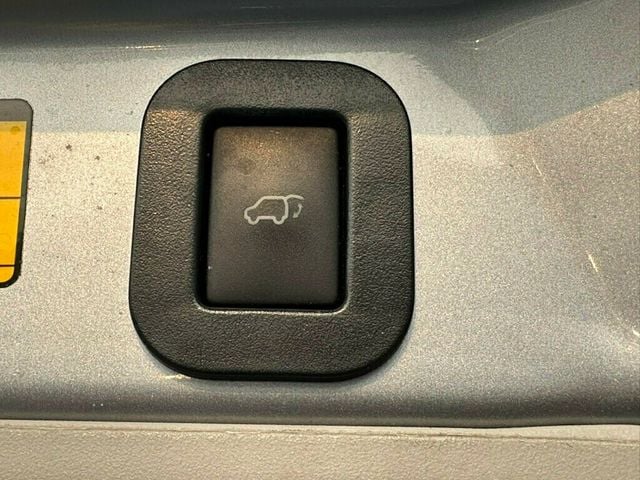 2014 Toyota Sienna 5dr 8-Passenger Van V6 XLE FWD - 23040004 - 38