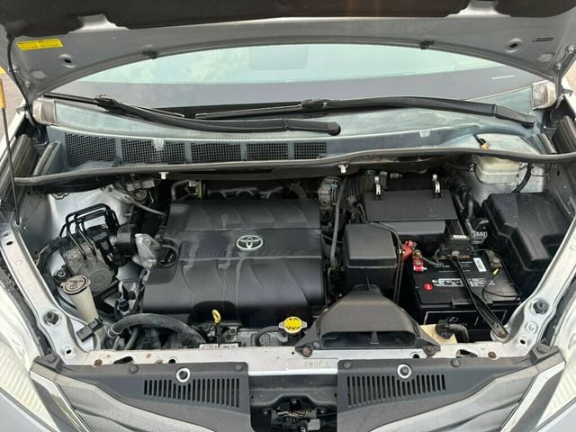 2014 Toyota Sienna 5dr 8-Passenger Van V6 XLE FWD - 23040004 - 41