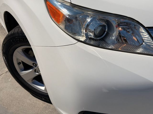 2014 Toyota Sienna LE - 22922269 - 2