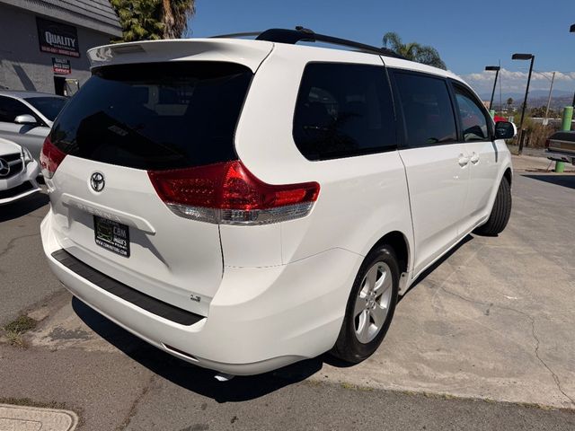 2014 Toyota Sienna LE - 22922269 - 8