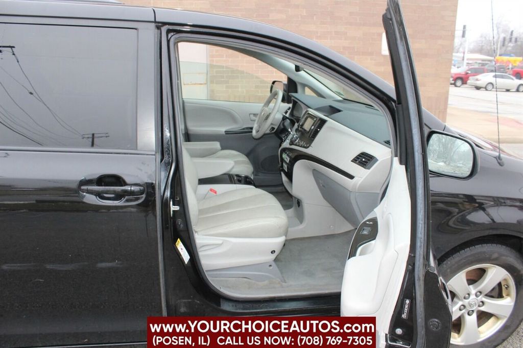 2014 Toyota Sienna LE 7 Passenger Auto Access Seat 4dr Mini Van - 22297412 - 14