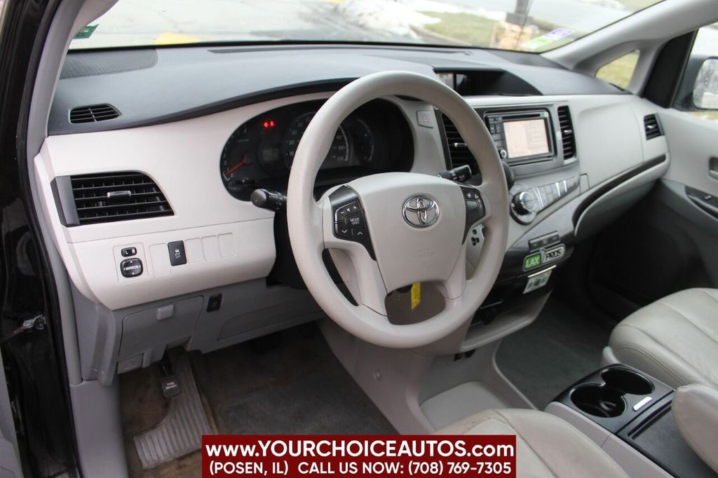 2014 Toyota Sienna LE 7 Passenger Auto Access Seat 4dr Mini Van - 22297412 - 16