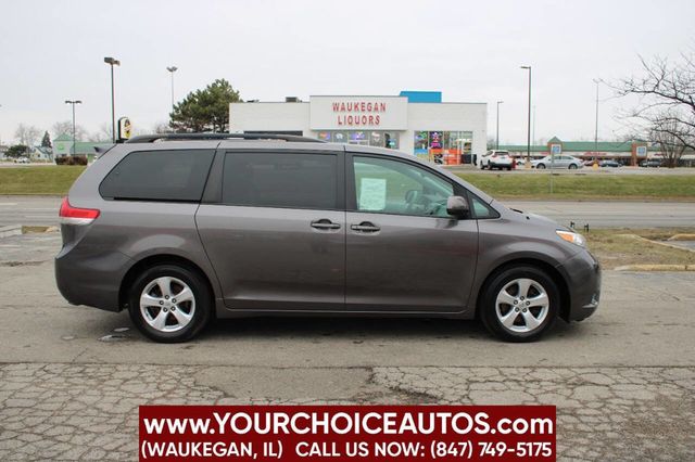 2014 Toyota Sienna LE 8 Passenger 4dr Mini Van - 22705249 - 3