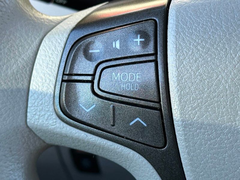 2014 Toyota Sienna LE 8 Passenger 4dr Mini Van - 22936980 - 28