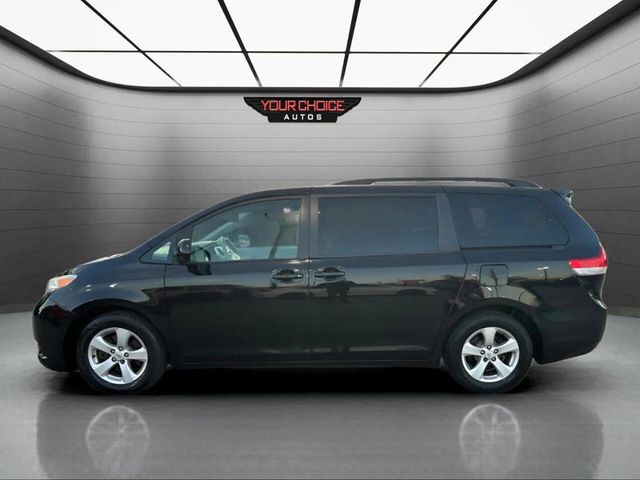 2014 Toyota Sienna LE 8 Passenger 4dr Mini Van - 22937886 - 1
