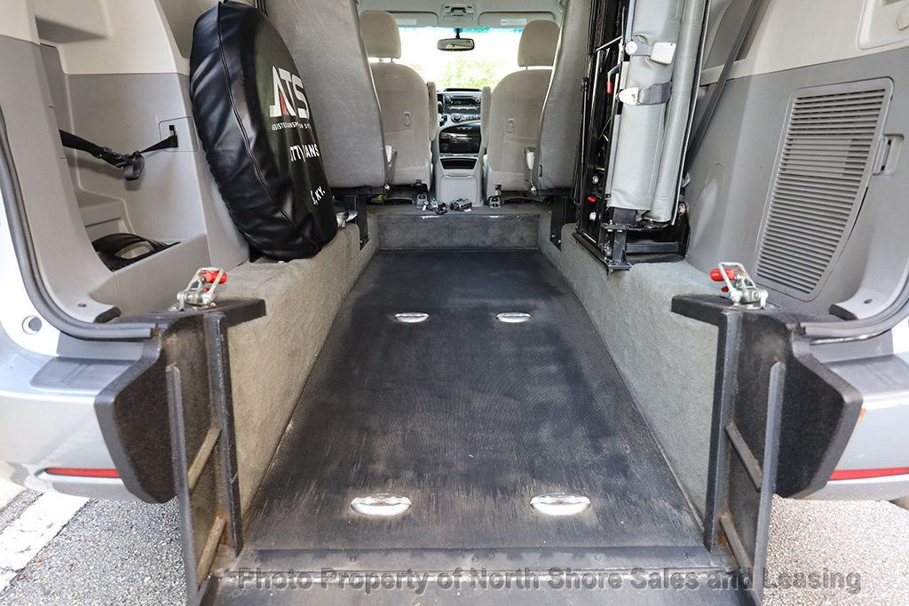 2014 Toyota Sienna LE Mobility w/ Wheelchair Ramp - 22527652 - 31