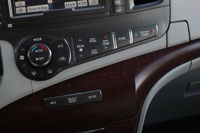 2014 Toyota Sienna ONE OWNER AWD LIMITED W/ MOONROOF, NAVIGATION, LEATHER - 22979015 - 18