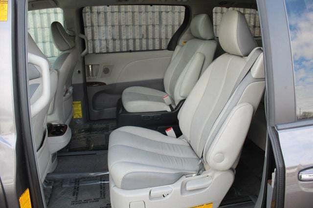 2014 Toyota Sienna ONE OWNER AWD LIMITED W/ MOONROOF, NAVIGATION, LEATHER - 22979015 - 29