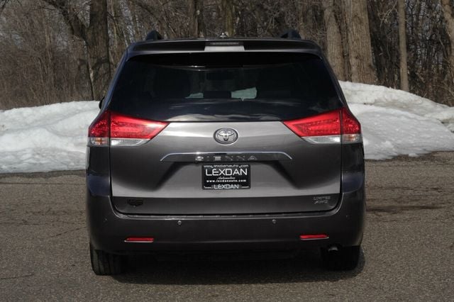 2014 Toyota Sienna ONE OWNER AWD LIMITED W/ MOONROOF, NAVIGATION, LEATHER - 22979015 - 4