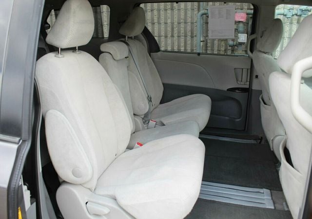 2014 Toyota Sienna ONE OWNER LE  - 22986061 - 9