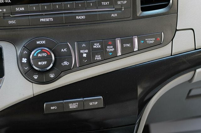 2014 Toyota Sienna ONE OWNER LE  - 22986061 - 15