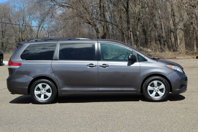 2014 Toyota Sienna ONE OWNER LE  - 22986061 - 1