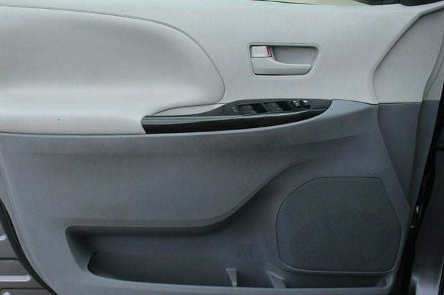 2014 Toyota Sienna ONE OWNER LE  - 22986061 - 20