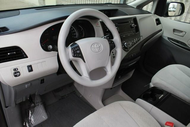 2014 Toyota Sienna ONE OWNER LE  - 22986061 - 25