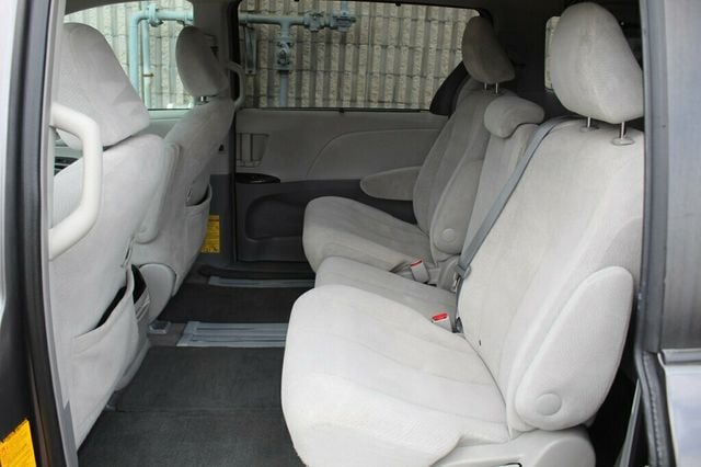 2014 Toyota Sienna ONE OWNER LE  - 22986061 - 27