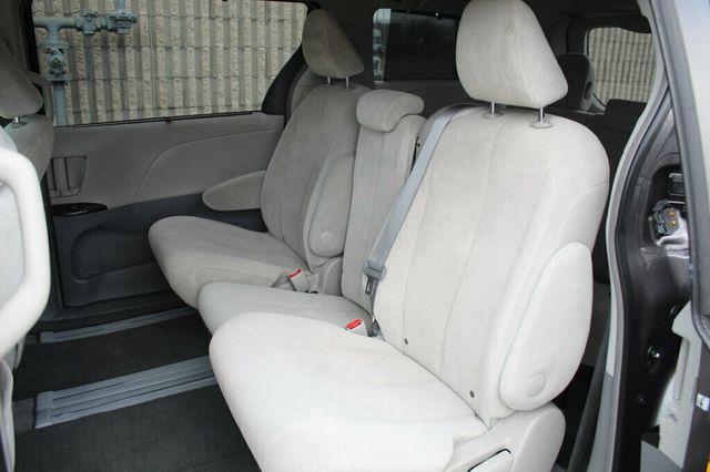 2014 Toyota Sienna ONE OWNER LE  - 22986061 - 28