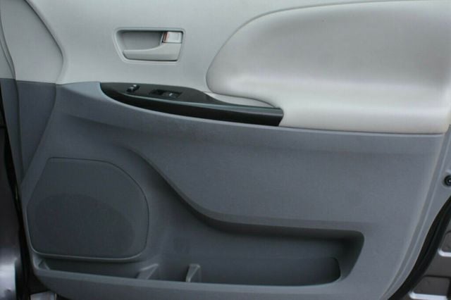 2014 Toyota Sienna ONE OWNER LE  - 22986061 - 5