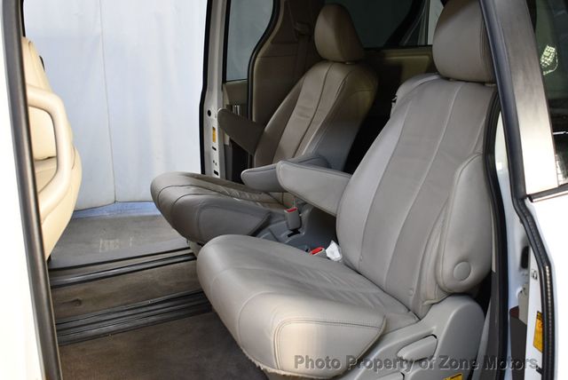 2014 Toyota Sienna XLE - 22690196 - 9