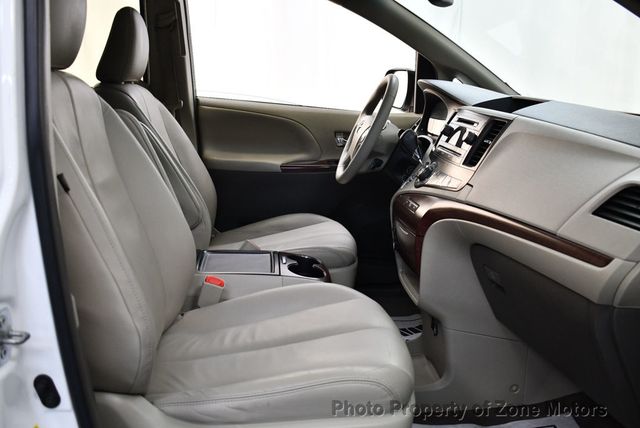 2014 Toyota Sienna XLE - 22690196 - 17