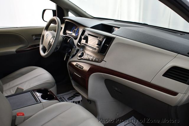 2014 Toyota Sienna XLE - 22690196 - 18