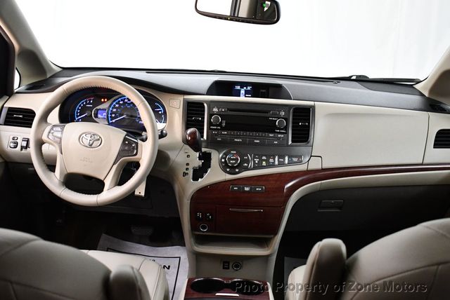 2014 Toyota Sienna XLE - 22690196 - 25
