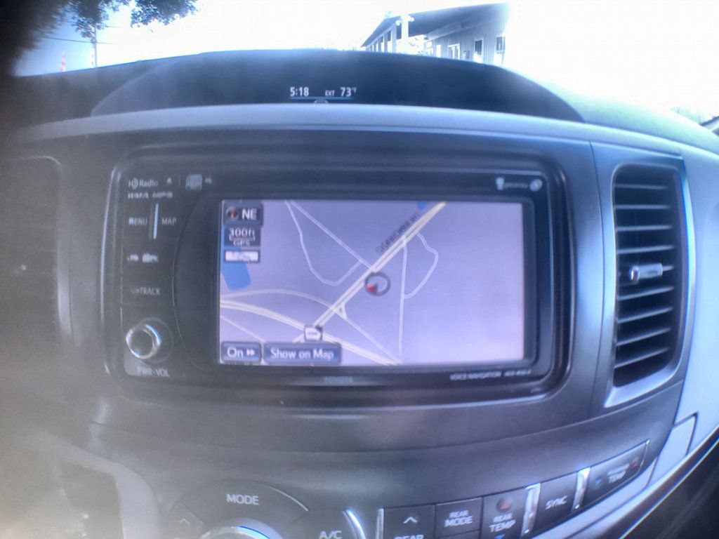 2014 Toyota Sienna XLE photo 18