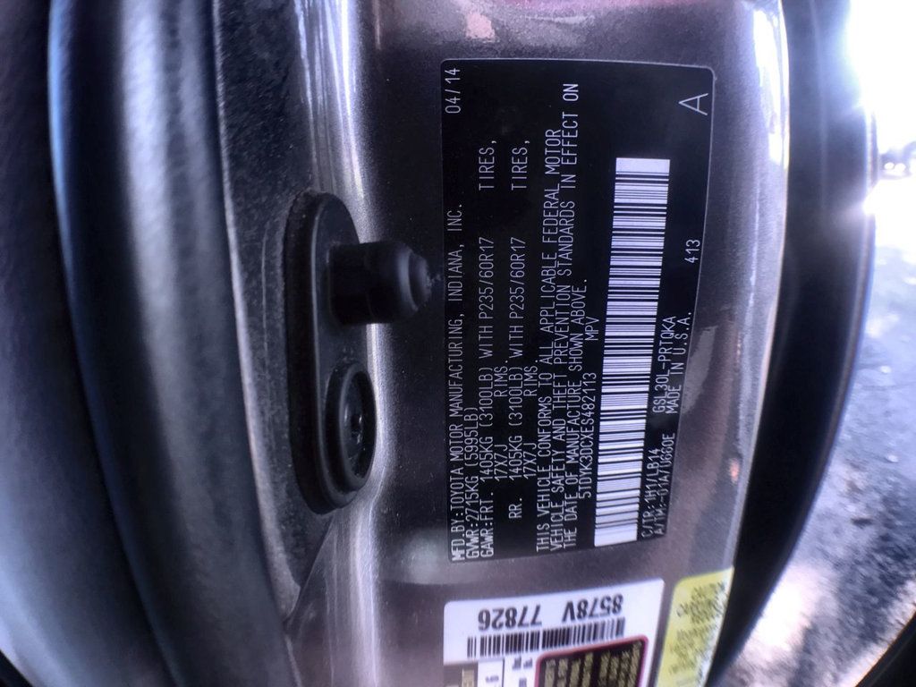 2014 Toyota Sienna XLE photo 24