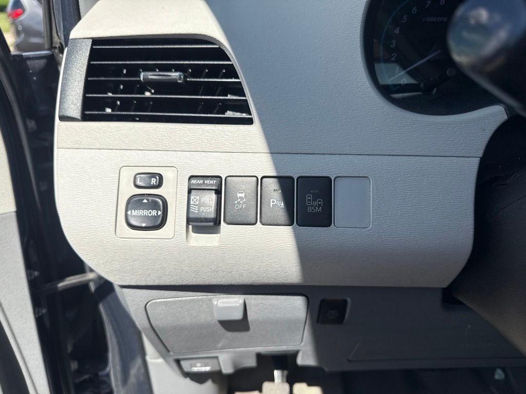 2014 Toyota Sienna XLE - 23041779 - 12