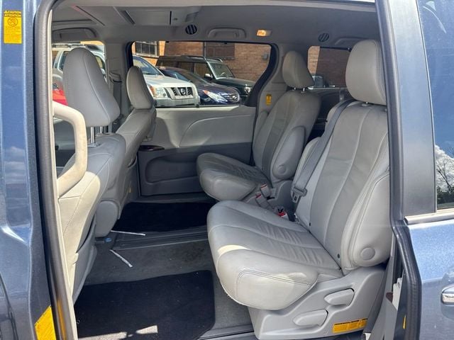 2014 Toyota Sienna XLE - 23041779 - 18