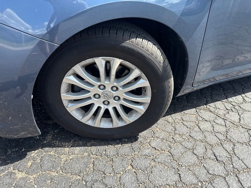 2014 Toyota Sienna XLE - 23041779 - 1