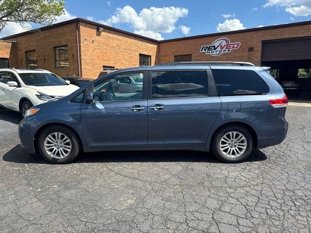 2014 Toyota Sienna XLE - 23041779 - 3