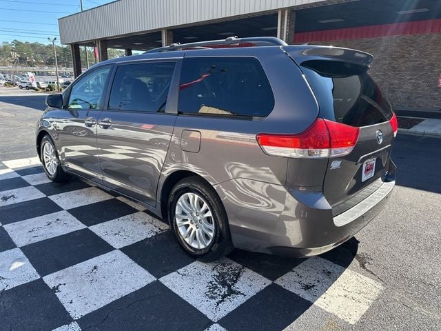 2014 Toyota Sienna XLE - 22771667 - 4