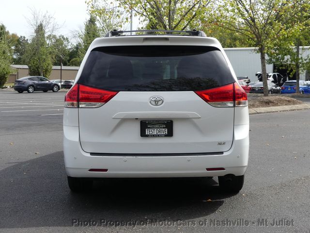2014 Toyota Sienna XLE - 23079013 - 10