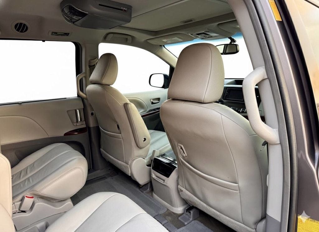 2014 Toyota Sienna XLE 7 Passenger Auto Access Seat 4dr Mini Van - 22947280 - 13