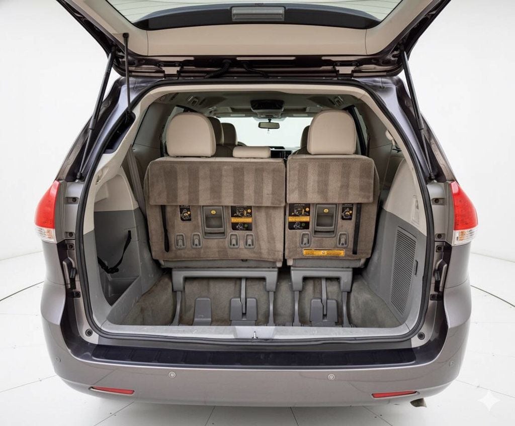 2014 Toyota Sienna XLE 7 Passenger Auto Access Seat 4dr Mini Van - 22947280 - 18