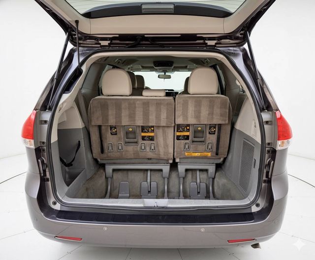 2014 Toyota Sienna XLE 7 Passenger Auto Access Seat 4dr Mini Van - 22947280 - 18