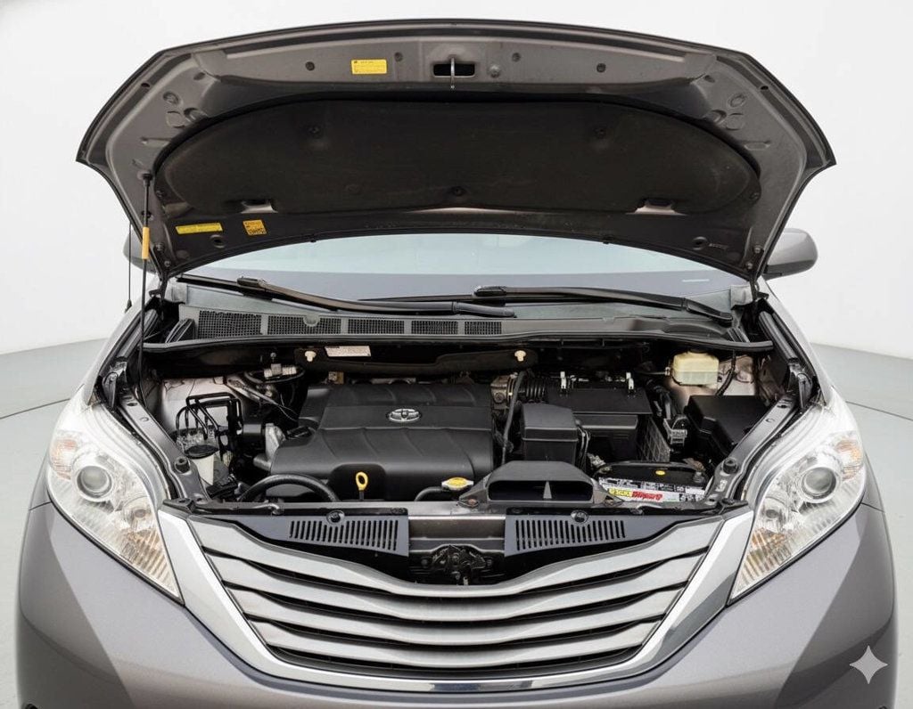 2014 Toyota Sienna XLE 7 Passenger Auto Access Seat 4dr Mini Van - 22947280 - 19