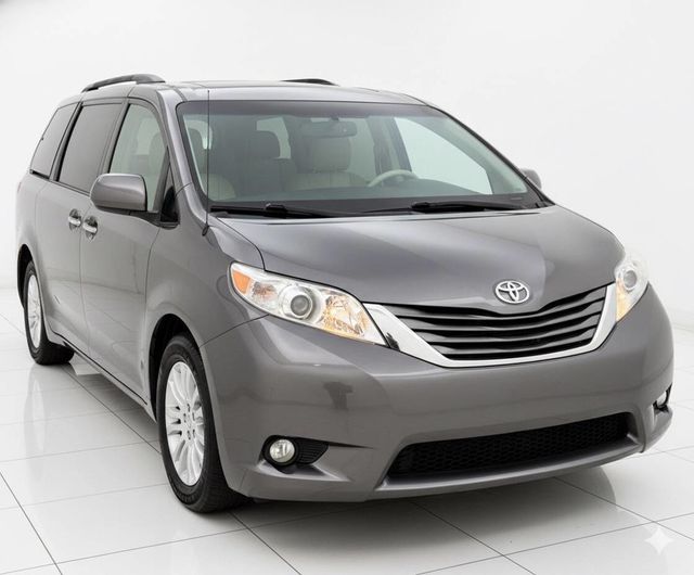 2014 Toyota Sienna XLE 7 Passenger Auto Access Seat 4dr Mini Van - 22947280 - 7