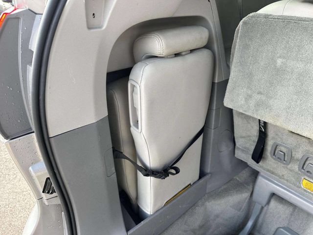 2014 Toyota Sienna XLE 8 Passenger 4dr Mini Van - 22947852 - 12