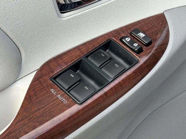 2014 Toyota Sienna XLE 8 Passenger 4dr Mini Van - 22947852 - 16