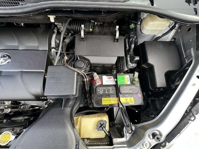 2014 Toyota Sienna XLE 8 Passenger 4dr Mini Van - 22947852 - 32