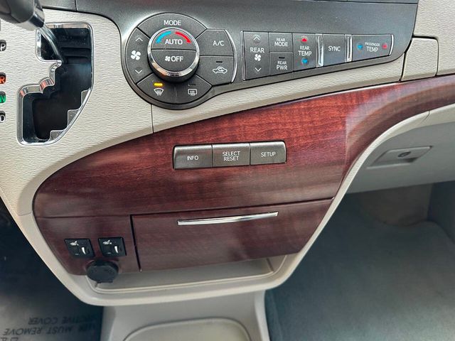 2014 Toyota Sienna XLE 8 Passenger 4dr Mini Van - 22947852 - 47