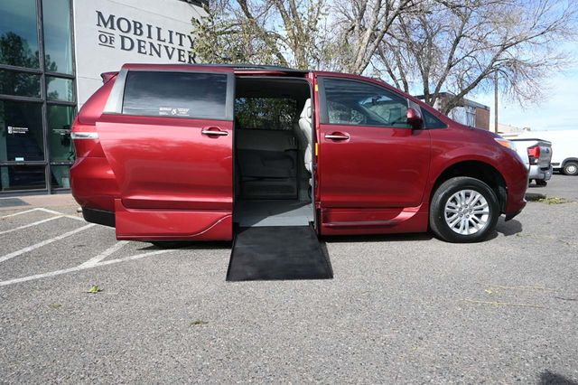 2014 Toyota Sienna XLE Mobility Handicap Van - 22946977 - 16