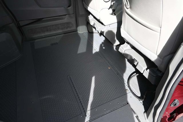 2014 Toyota Sienna XLE Mobility Handicap Van - 22946977 - 18