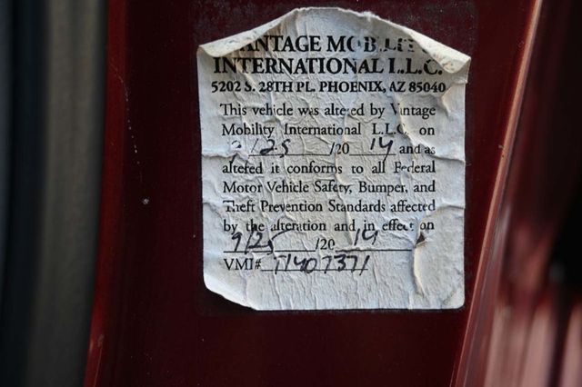 2014 Toyota Sienna XLE Mobility Handicap Van - 22946977 - 34