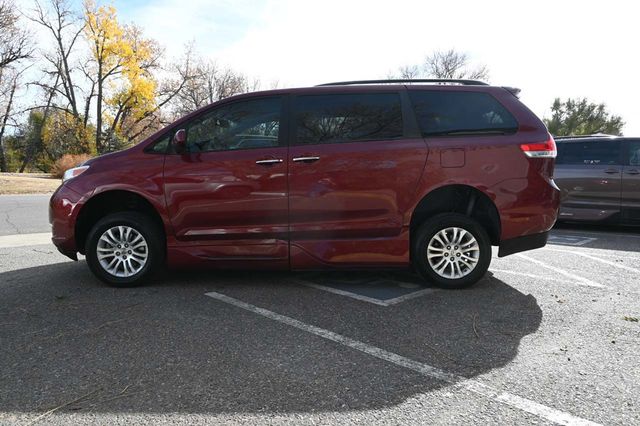 2014 Toyota Sienna XLE Mobility Handicap Van - 22946977 - 8