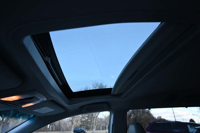 2014 Toyota Sienna XLE Mobility Handicap Van - 22951132 - 29