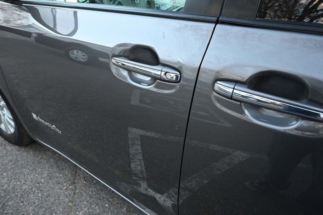 2014 Toyota Sienna XLE Mobility Handicap Van - 22951132 - 36