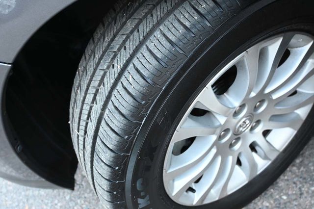 2014 Toyota Sienna XLE Mobility Handicap Van - 22981165 - 10